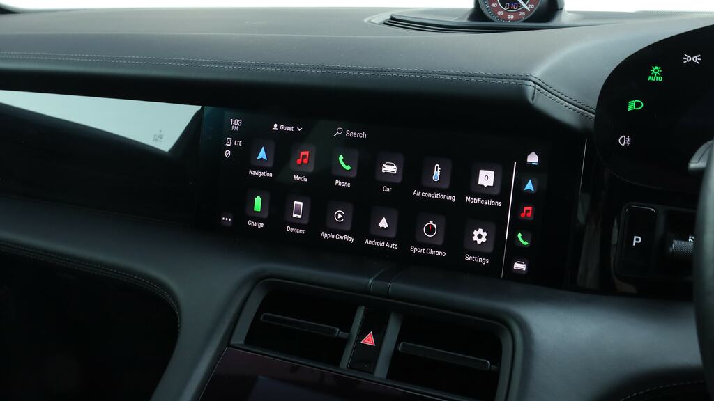 Porsche Taycan Performance Plus 93.4Kwh 4S White #14