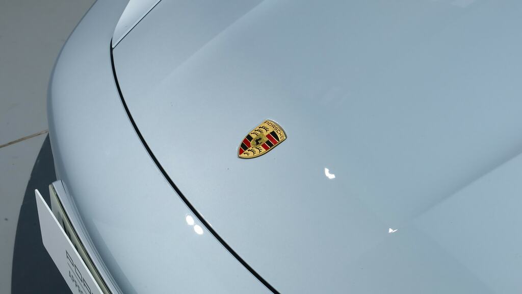 Porsche Taycan Performance Plus 93.4Kwh 4S White #26