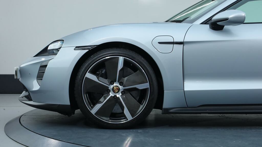 Porsche Taycan 560Kw Turbo S 93Kwh Silver #3