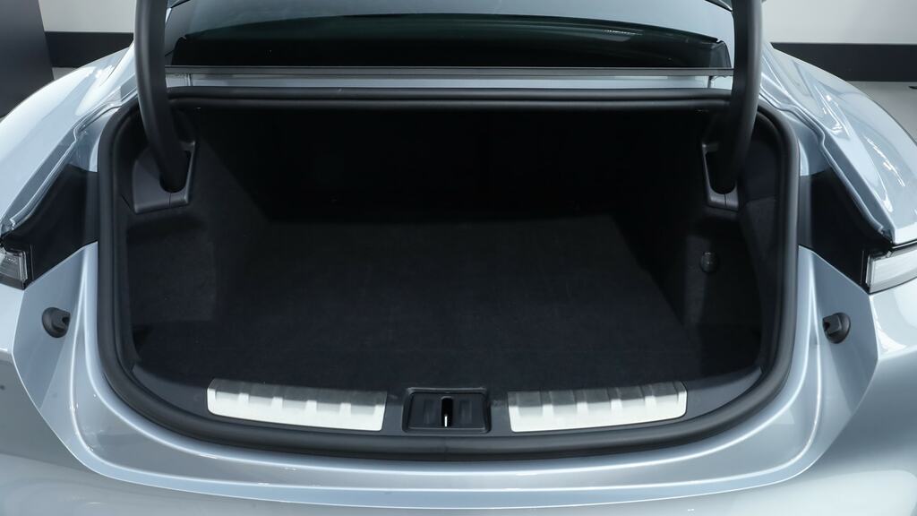 Porsche Taycan Performance Plus 93.4Kwh 4S White #24