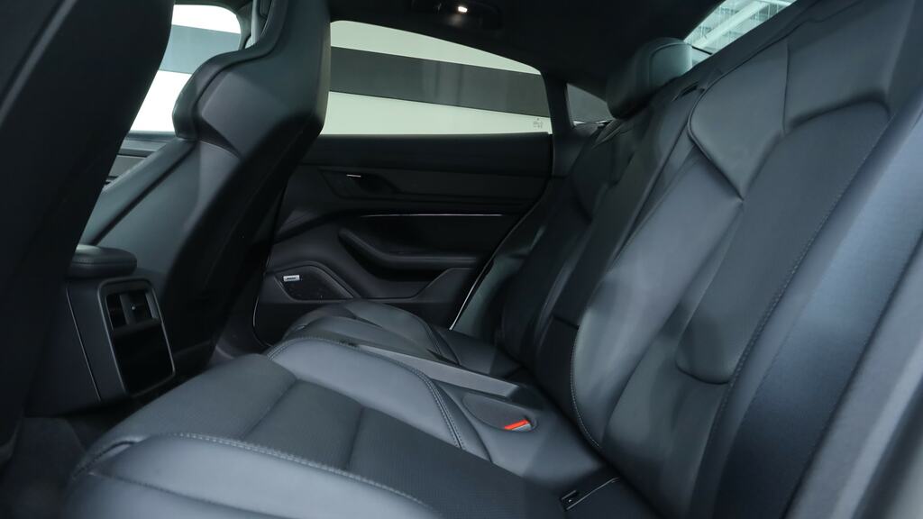 Porsche Taycan Performance Plus 93.4Kwh 4S White #20