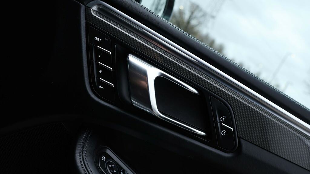 Porsche Macan Macan Semi-auto Blue #23