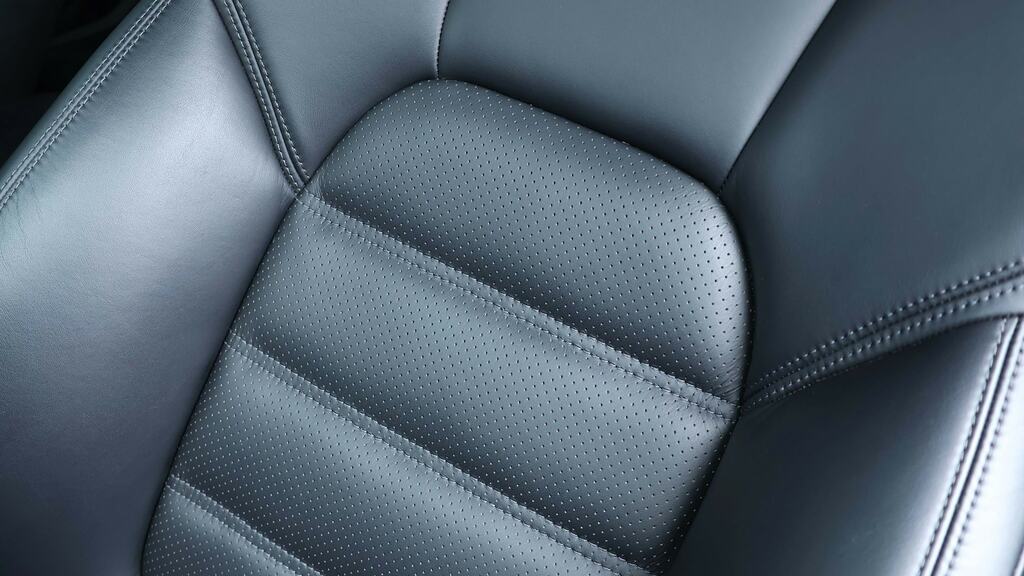 Porsche Macan Macan Semi-auto Blue #25