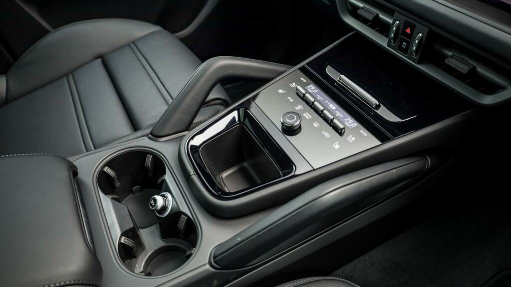 Porsche Cayenne V6 E-hybrid 25.9Kwh Black Edition Tiptronics Euro Grey #18