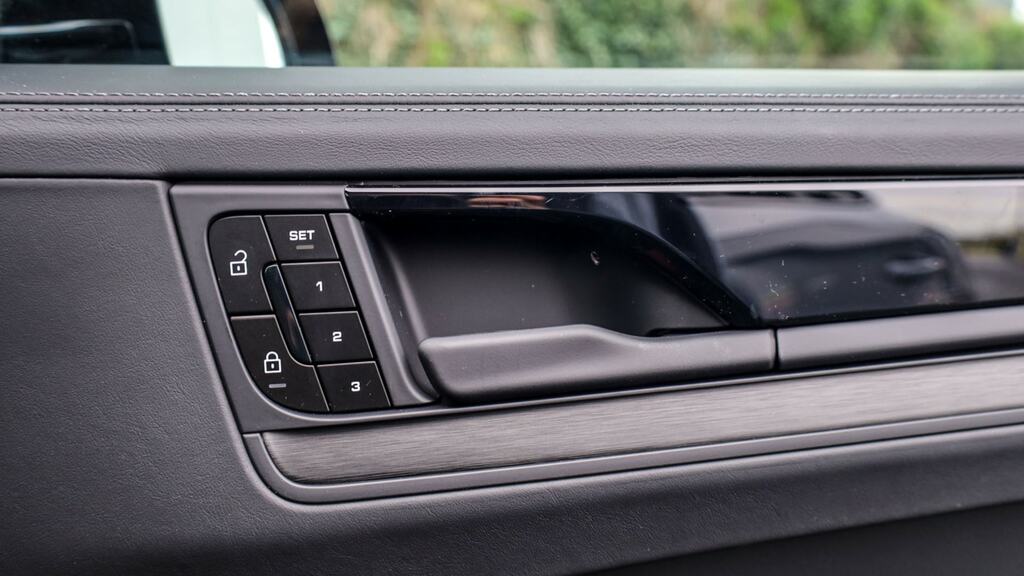 Porsche Cayenne V6 E-hybrid 25.9Kwh Black Edition Tiptronics Euro Grey #27