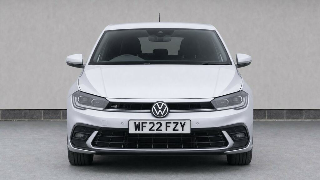 Volkswagen Polo Life Black #5