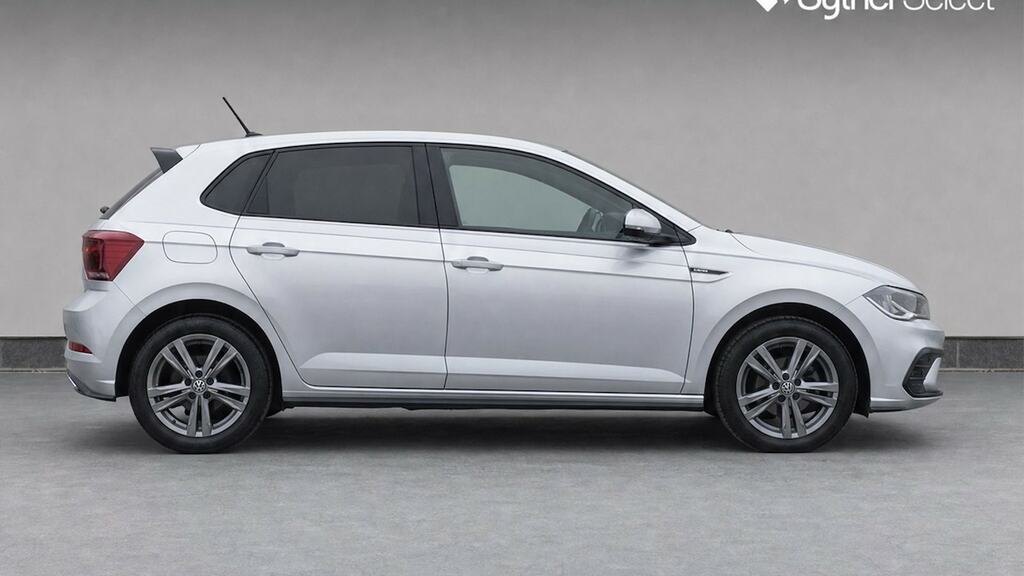 Volkswagen Polo Life Black #8