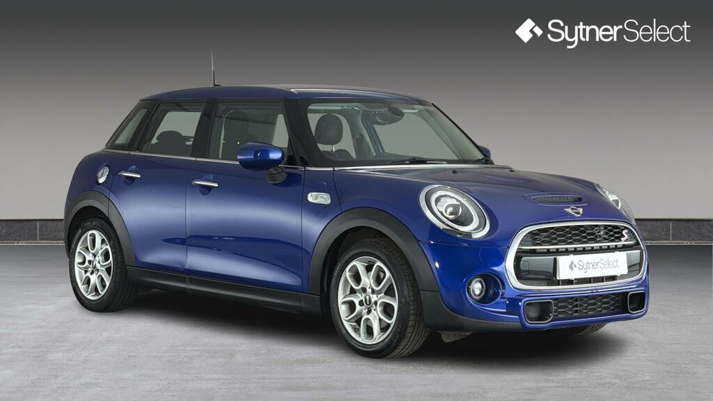 Mini Hatch 1.5 Cooper Exclusive II Comfortnav Pck Green #1