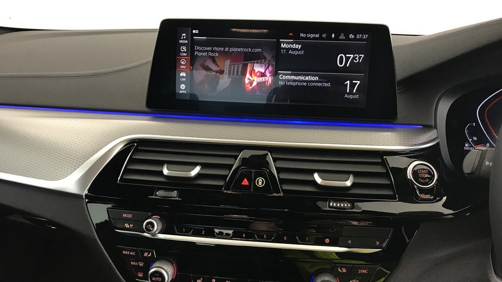 BMW 5 Series Se Black #8