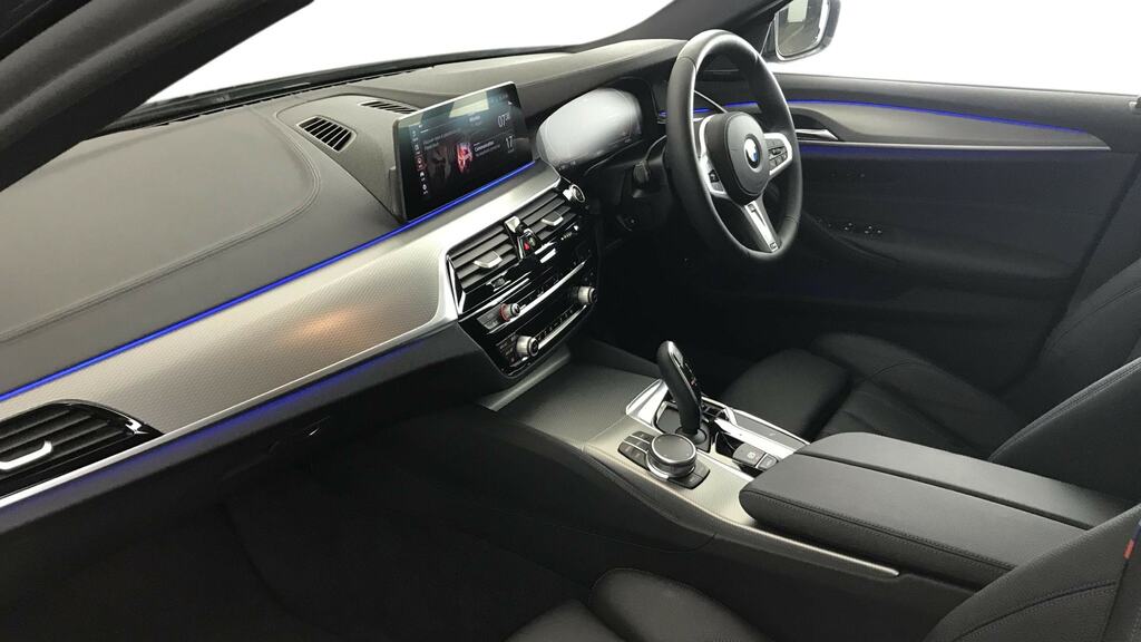 BMW 5 Series Se Black #7