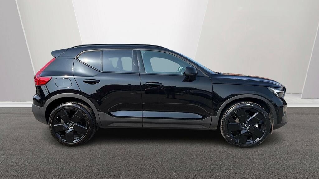 Volvo XC40 2.0 B4p Plus Pro Black Edition MT75TNJ Black #3