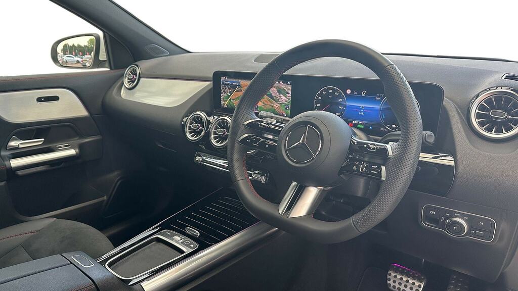 Mercedes-Benz GLA Class Gla 250E Amg Line Executive White #3