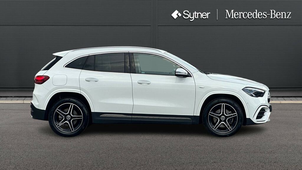 Mercedes-Benz GLA Class Gla 250E Amg Line Executive White #4