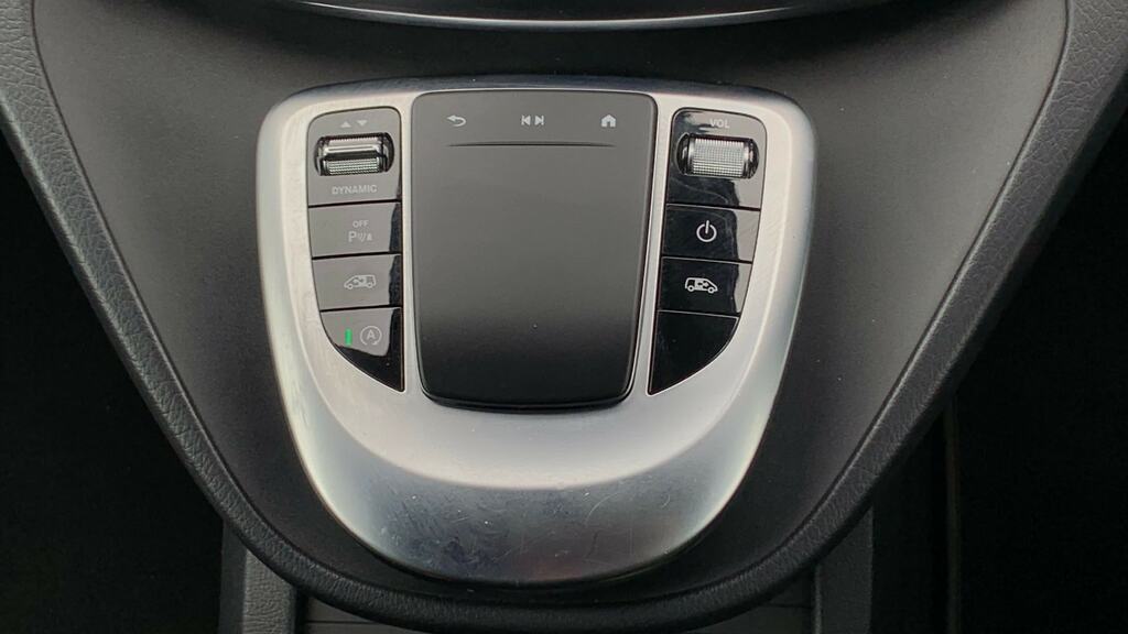 Mercedes-Benz V Class V220d Amg Line Mpv Silver #25
