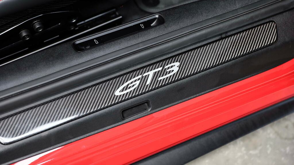Porsche 911 911 Carrera 4 Gts Grey #32