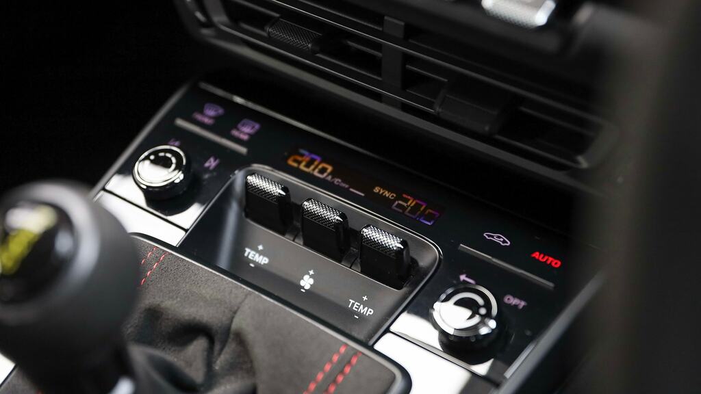 Porsche 911 911 Carrera 4 Gts Grey #21