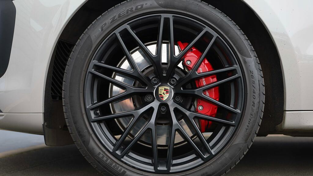Porsche Macan Gts Pdk Grey #4