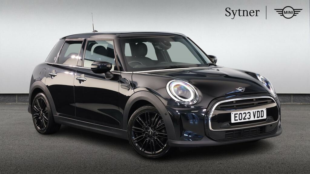 Mini Hatch 1.5 Cooper Exclusive Premium Plus EO23VDD Black