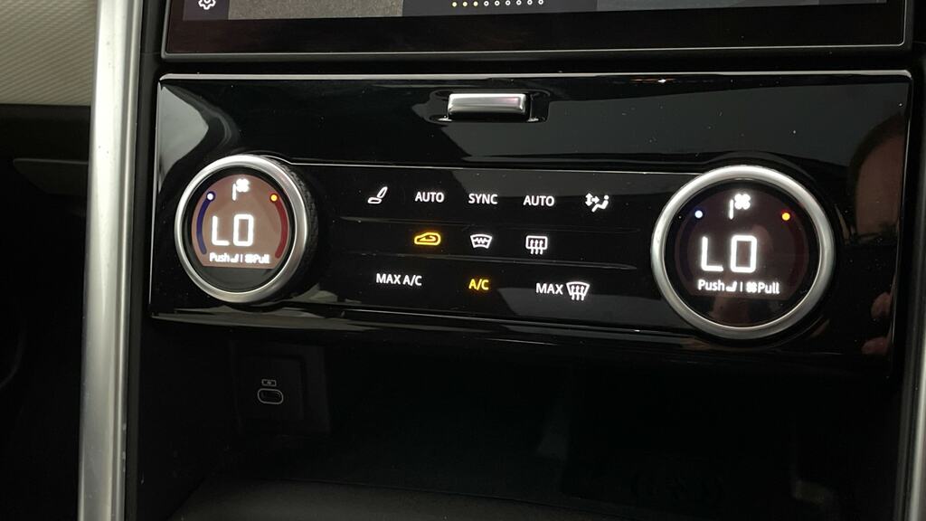 Land Rover Discovery 3.0 D300 Metropolitan Edition Grey #16