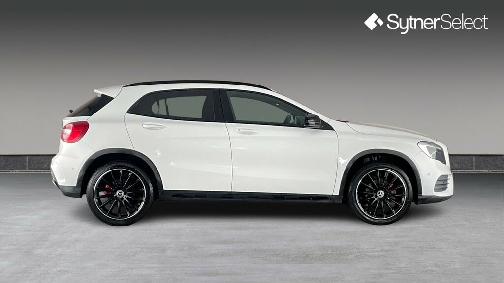 Mercedes-Benz GLA Class Gla 200D Amg Line Executive DF67YYV White #3