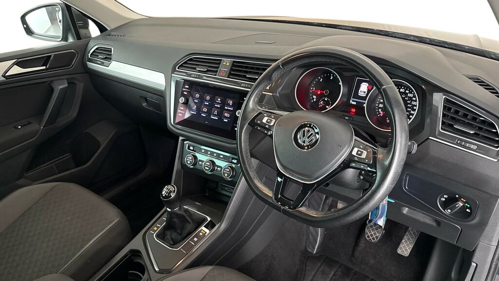Volkswagen Tiguan  White #9