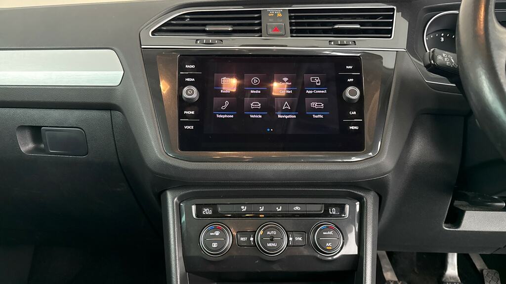 Volkswagen Tiguan  White #7