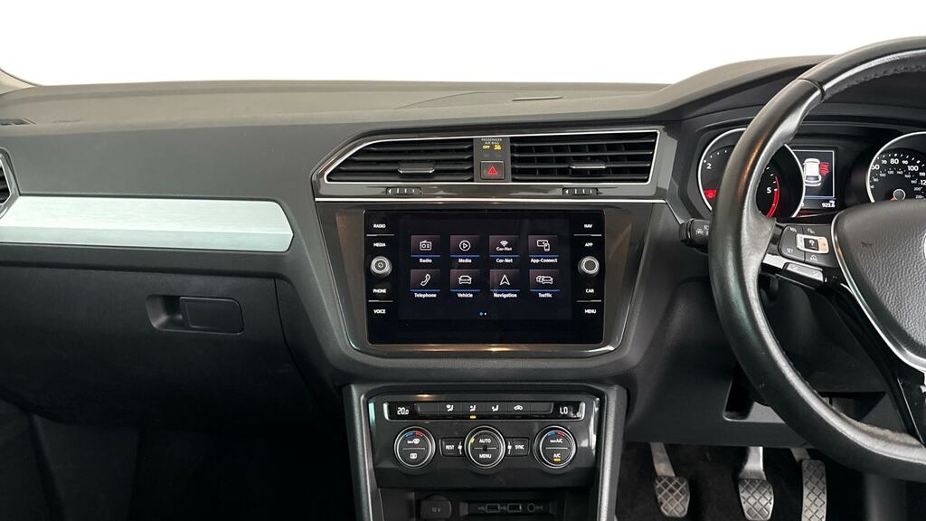 Volkswagen Tiguan  White #6