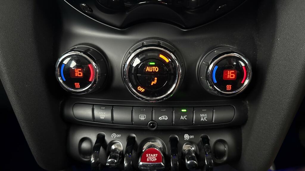 Mini Hatch 1.2L One Red #16