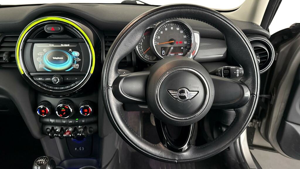 Mini Hatch 1.2L One Red #8