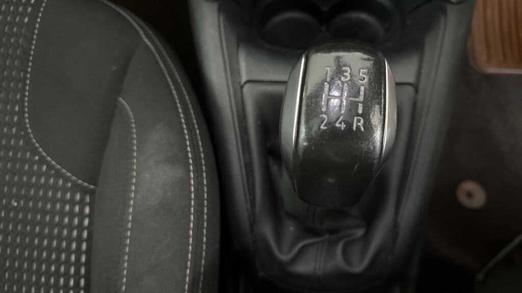 Peugeot 208 1.2 Puretech 82 Black Edition White #14