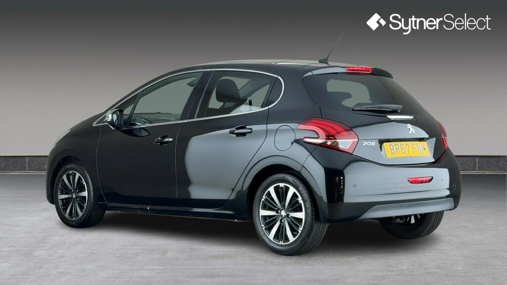 Peugeot 208 1.2 Puretech Allure Premium Black #2