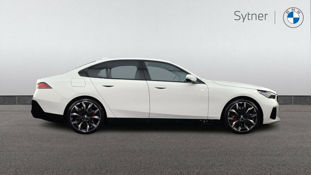 BMW i5 250Kw Edrive40 M Sport Pro 84Kwh White #3