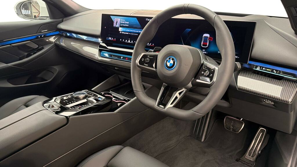 BMW i5 250Kw Edrive40 M Sport Pro 84Kwh White #6