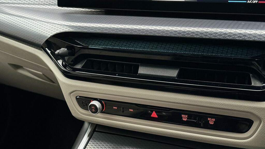 BMW 3 Series 320I M Sport Step Black #26