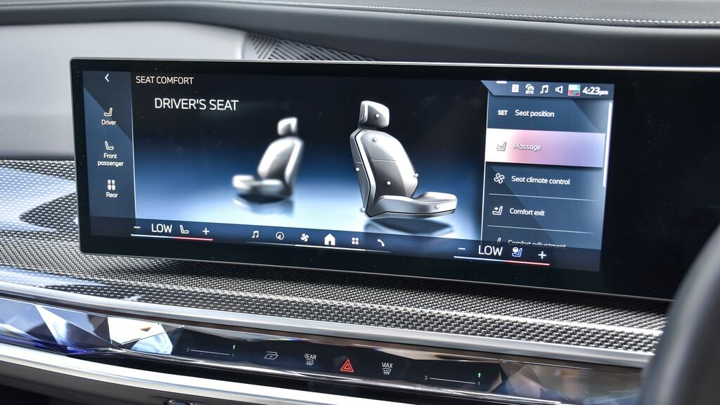 BMW 7 Series 750E Xdrive M Sport Blue #27