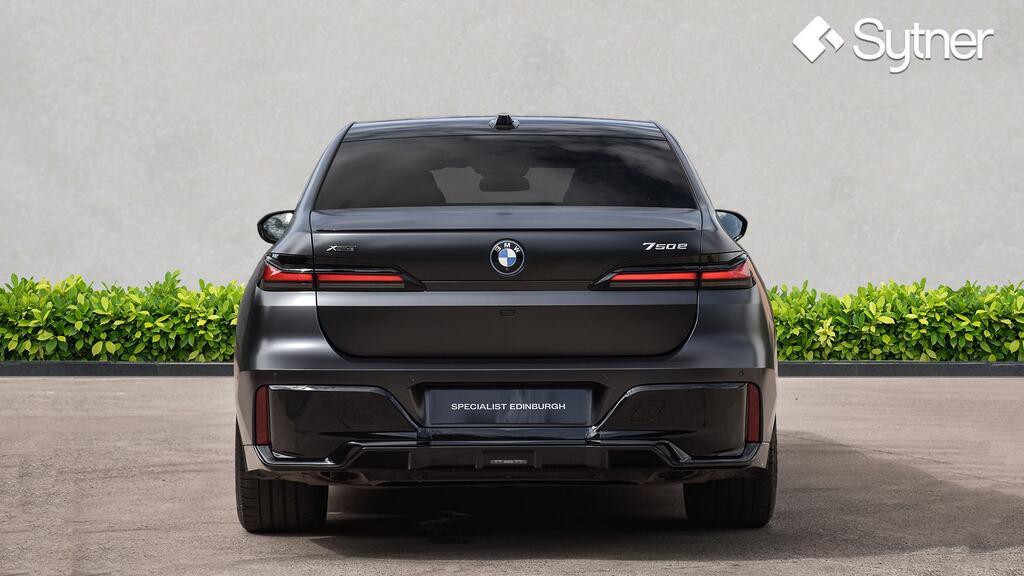 BMW 7 Series 750E Xdrive M Sport Blue #8