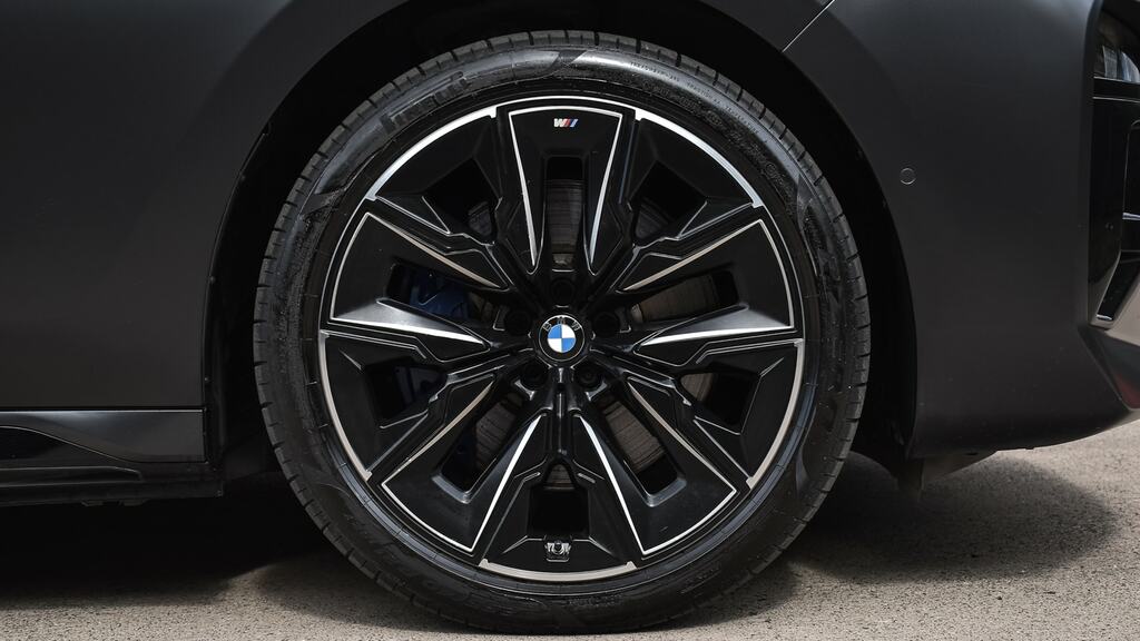 BMW 7 Series 750E Xdrive M Sport Blue #18
