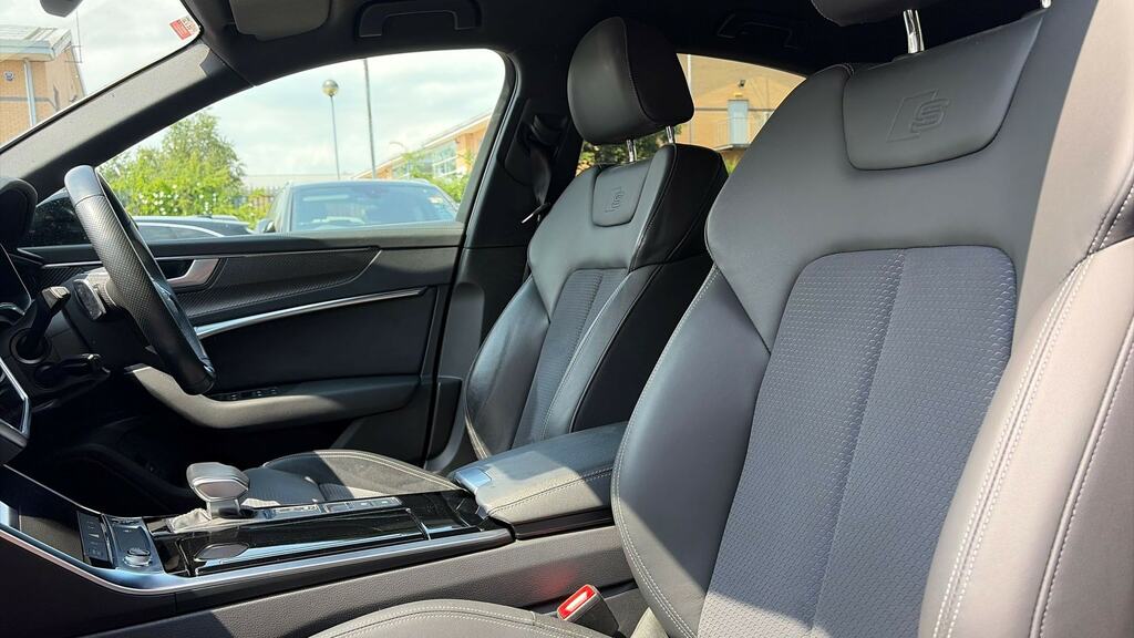 Audi A6 Saloon Black Edition Black #15