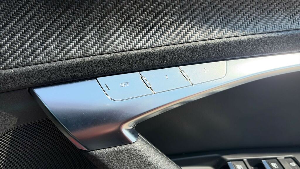 Audi A6 Saloon Black Edition Black #24