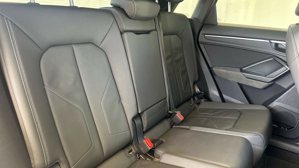 Audi Q3 Black Edition Black #16