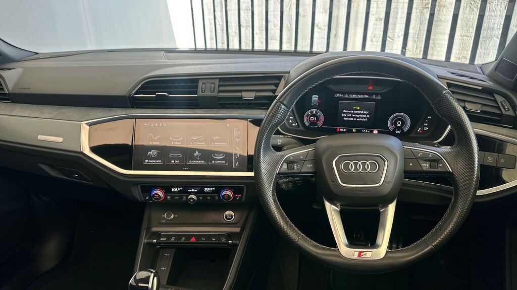 Audi Q3 Black Edition Black #10