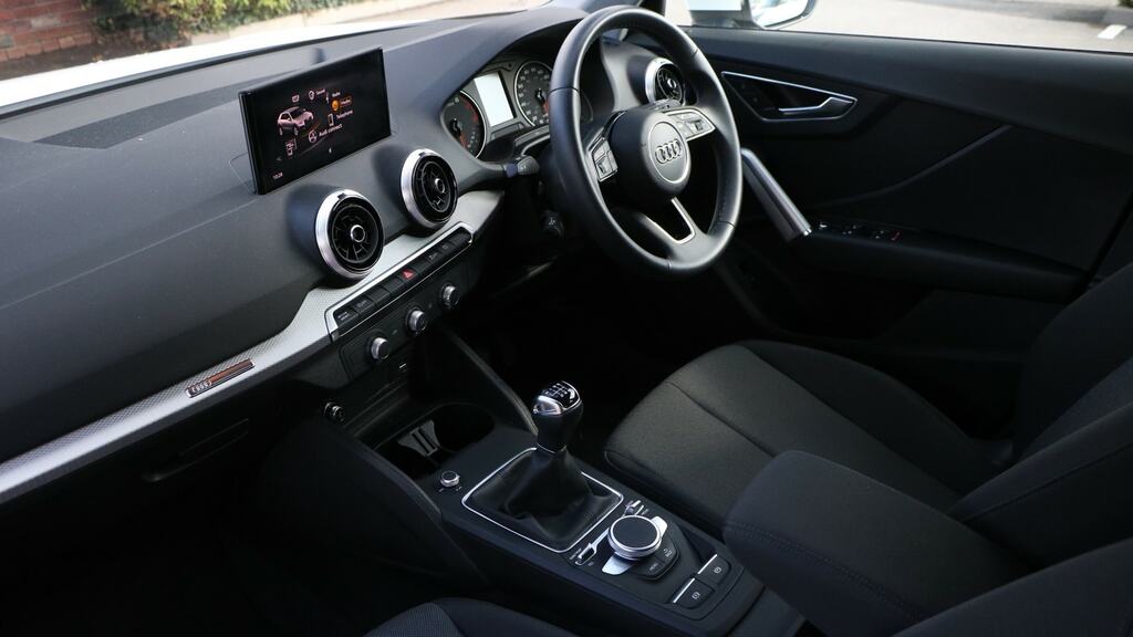 Audi Q2 30 Tfsi Technik White #2