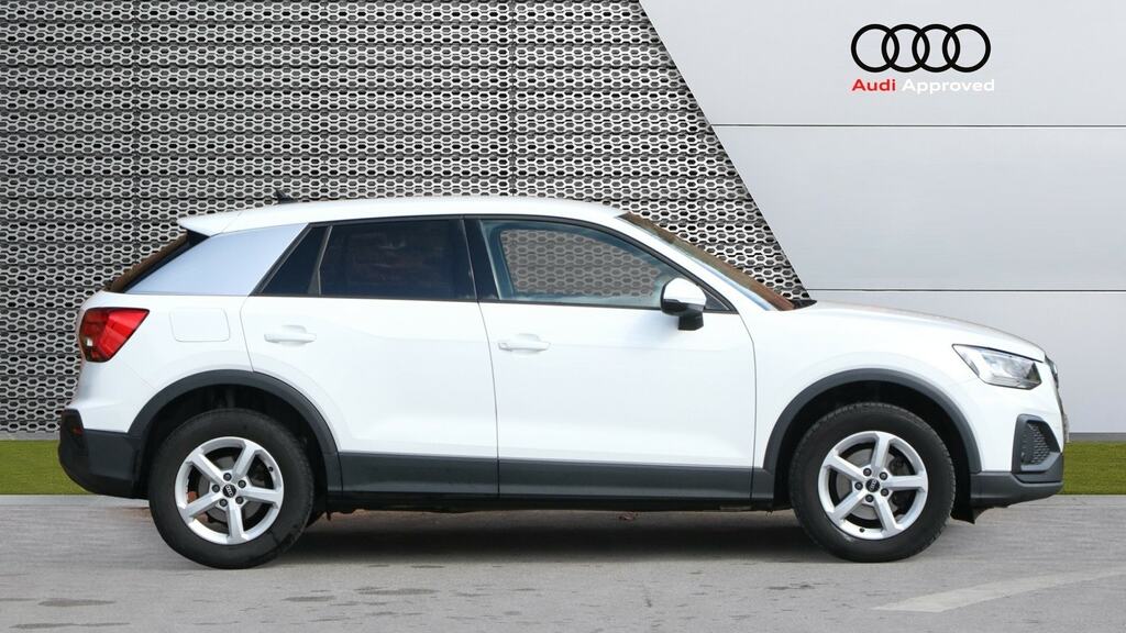 Audi Q2 30 Tfsi Technik White #4