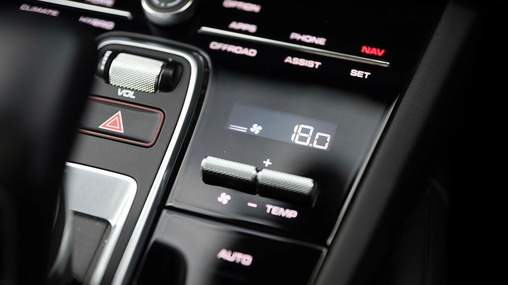 Porsche Cayenne Turbo Silver #17