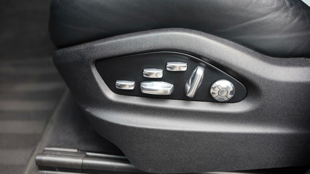 Porsche Cayenne Turbo Silver #24
