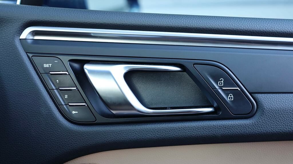 Porsche Macan 5dr Pdk Grey #27