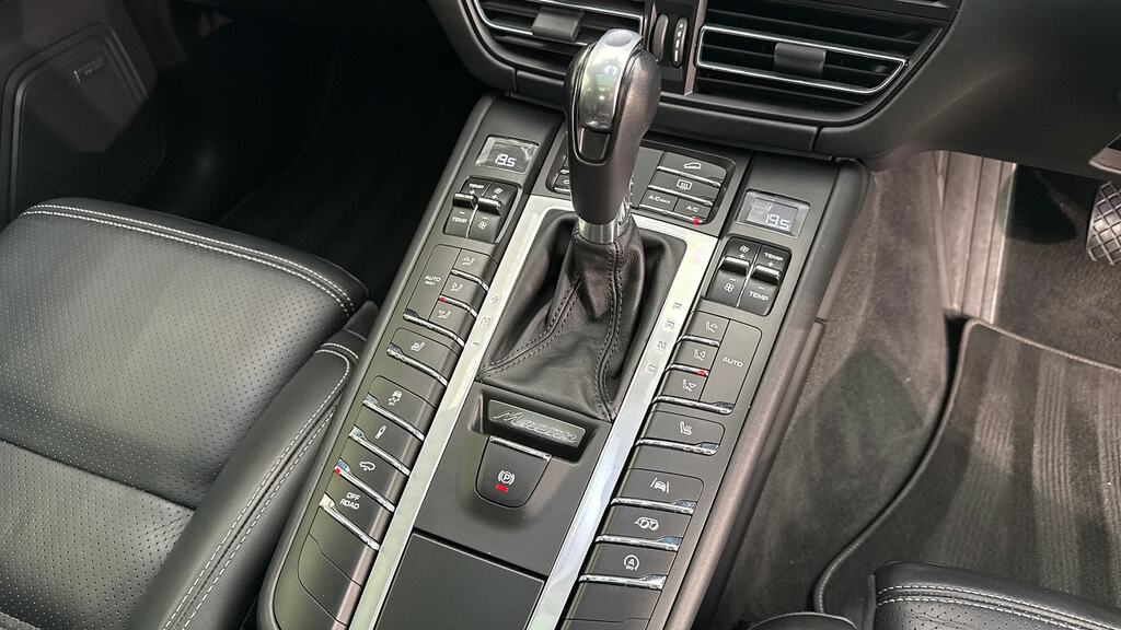 Porsche Macan Petrol Grey #12