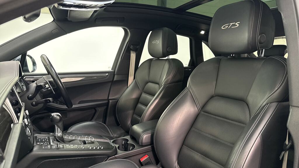 Porsche Macan Petrol Grey #14