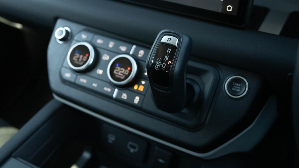 Land Rover Defender 110 First Edition Brown #13