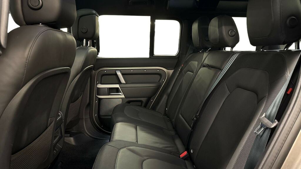 Land Rover Defender 110 2.0 P400e X-dynamic Hse 110 Silver #4